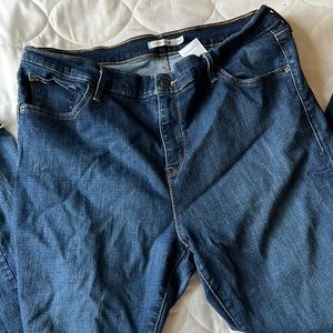 Levi high rise skinny jeans size 18